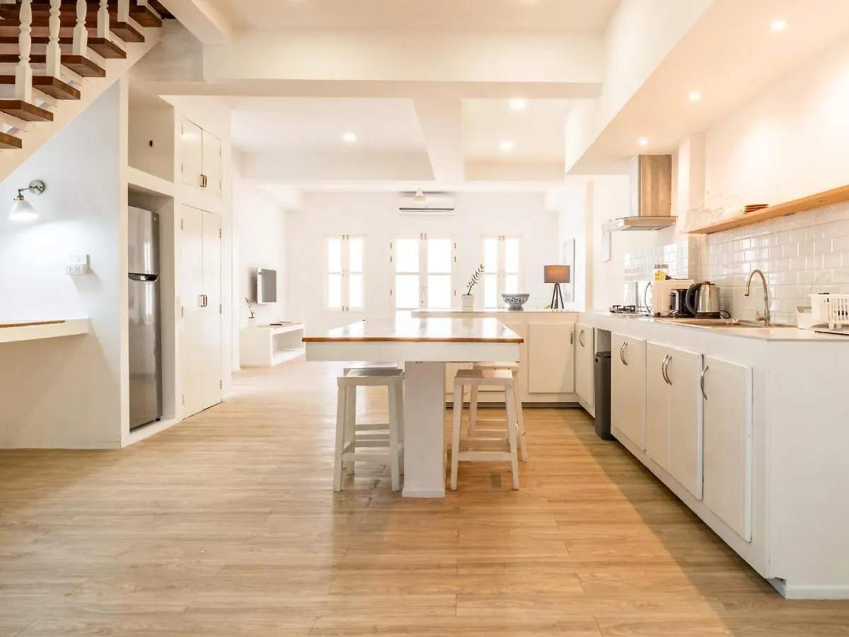 Isara Khao Lak Villa 0*,